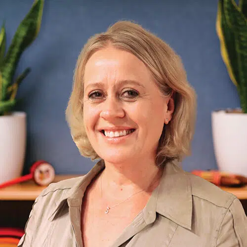 Elisa Holmes