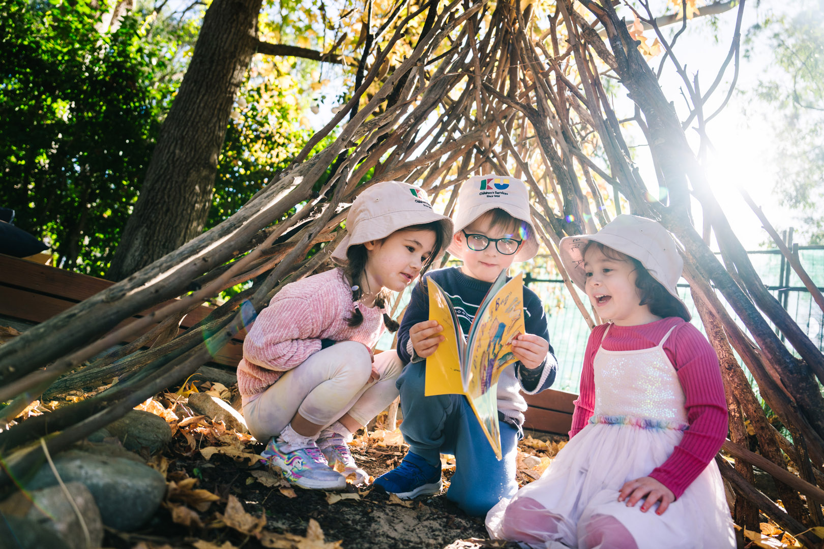 Children reading at South Turramurra childcare