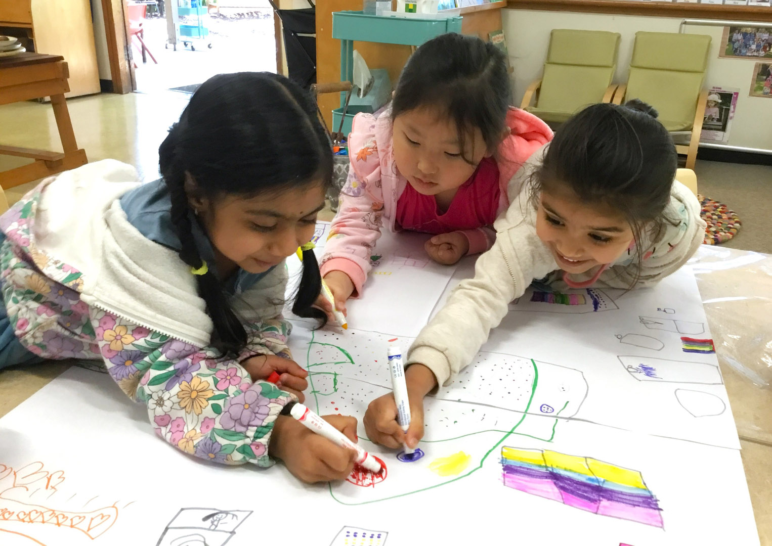 children drawing at Wentworthville childcare