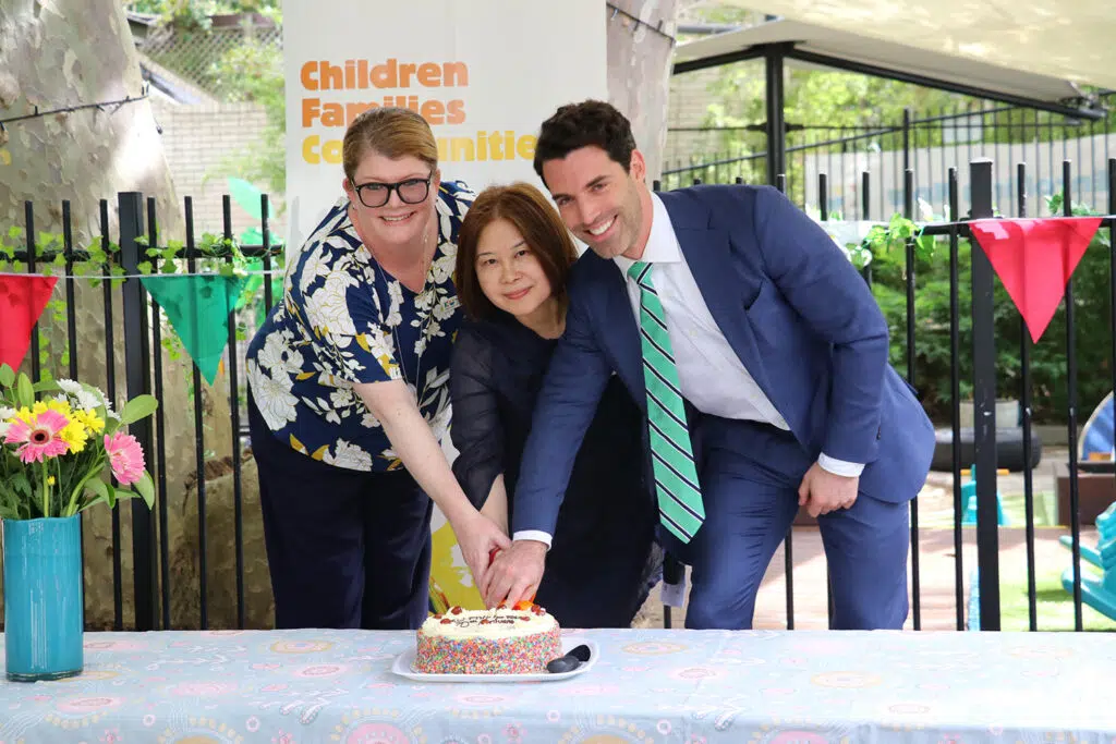 From left Rachelle McMahan Sheryl Xu Deputy Lord Mayor Zann Maxwell