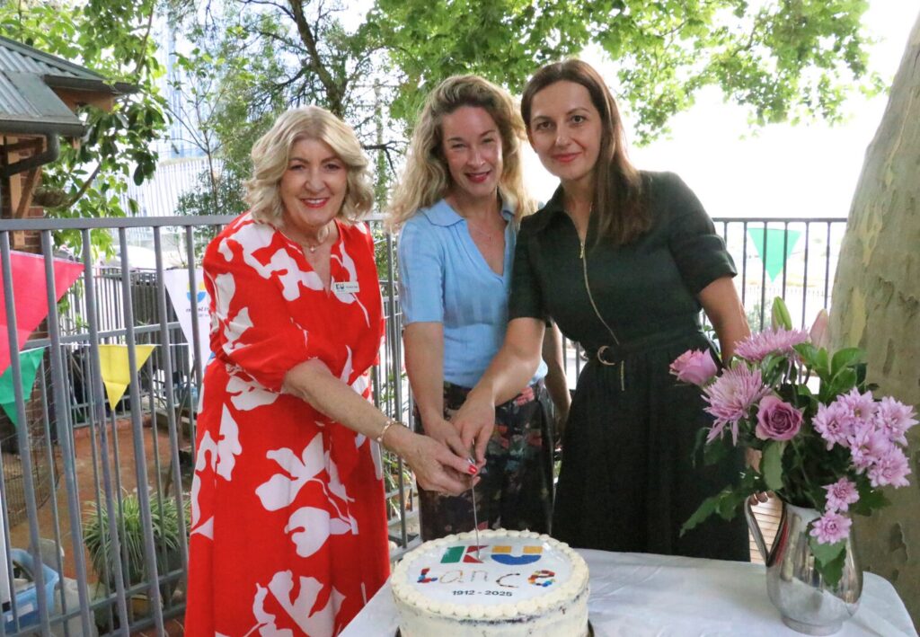 Farewell to one of KU’s longest standing services, KU Lance Children’s Centre 24 Christine Legg, KU Children’s Services CEO; Jess Miller, Deputy Lord Mayor; Ewa Kuras, KU Lance Director cutting the ceremonial cake at the KU Lance Children's Centre Farewell celebration.